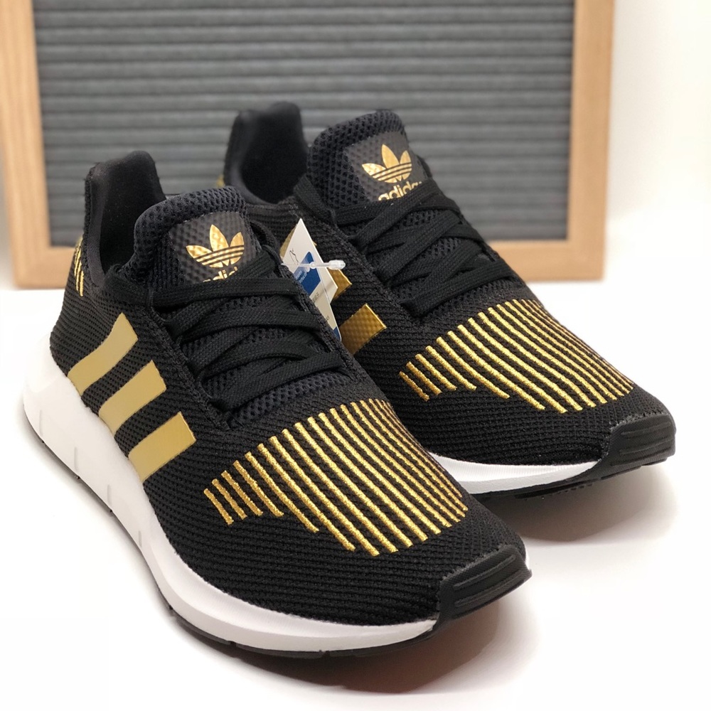 🚫SOLD🚫 ADIDAS 🖤 Swift Run W (CG4145)